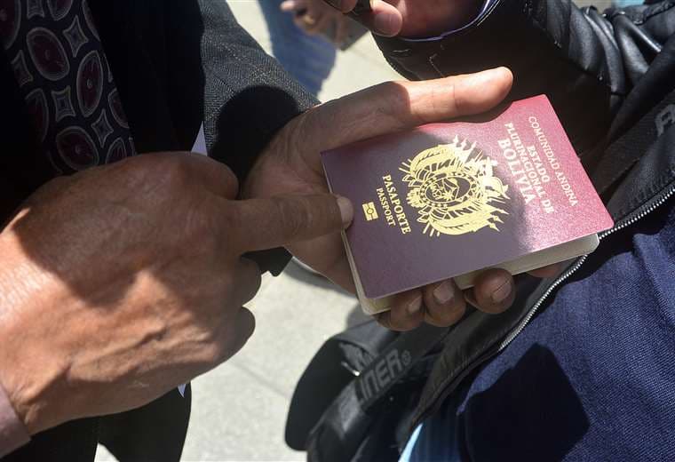 Ante duda argentina, Gobierno afirma que hay estricto control de pasaportes bolivianos
