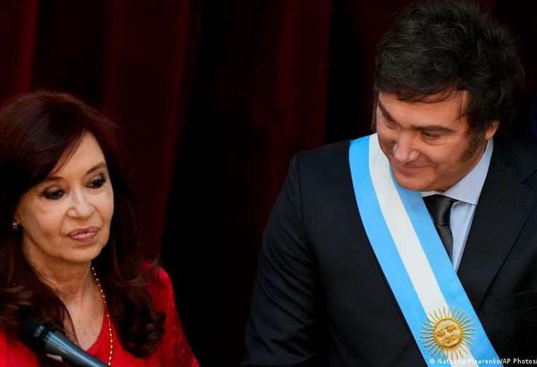 Milei defiende su plan de ajuste ante críticas de Kirchner