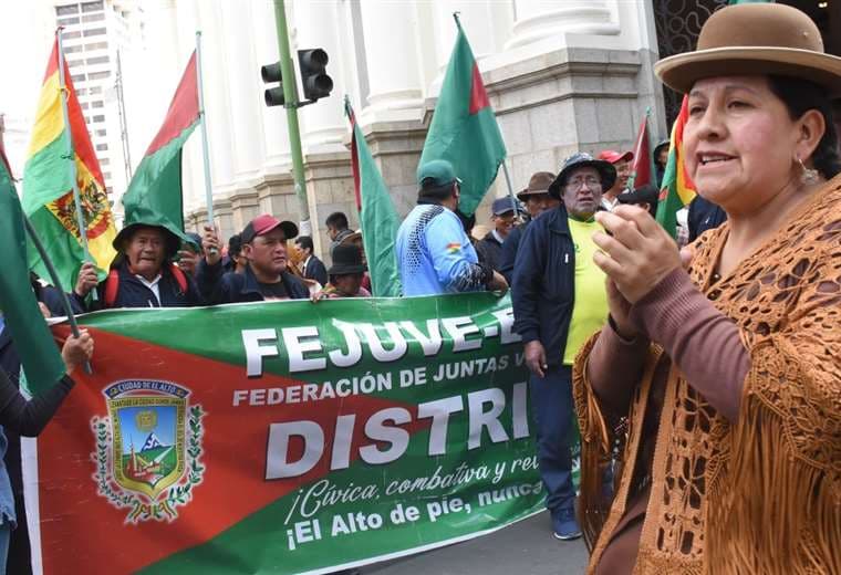 El Alto pone en riesgo el congreso arcista y prepara bloqueo de caminos desde el 3 de mayo