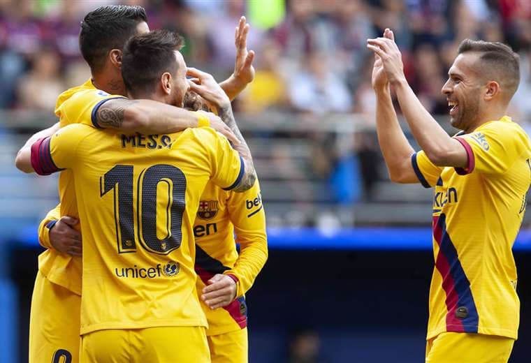 La eufórica celebración de los jugadores del Barcelona. Foto: AFP