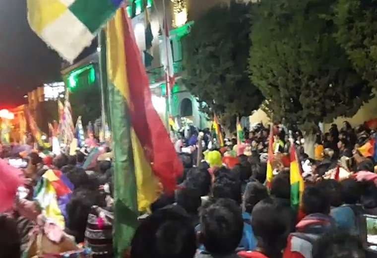 La marcha pacífica de los campesinos llegó hasta la plaza de esta ciudad (Foto: captura)