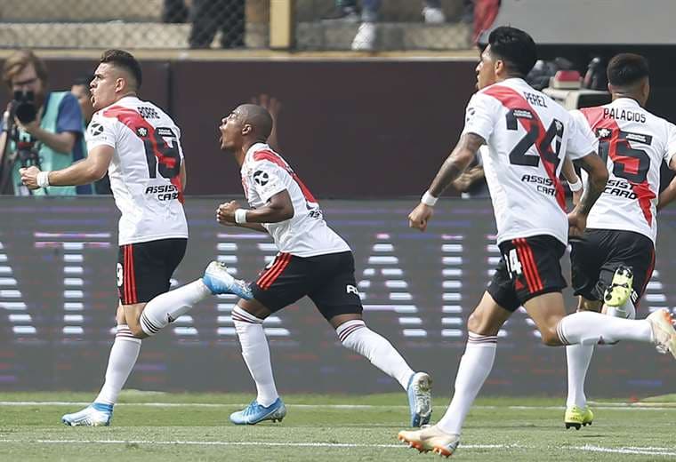 Santos Borré (19) marcó el 1-0 para River ante Flamengo. Foto. AFP