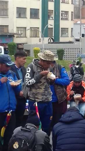 Mineros de diferentes regiones del país permanecerán en La Paz.