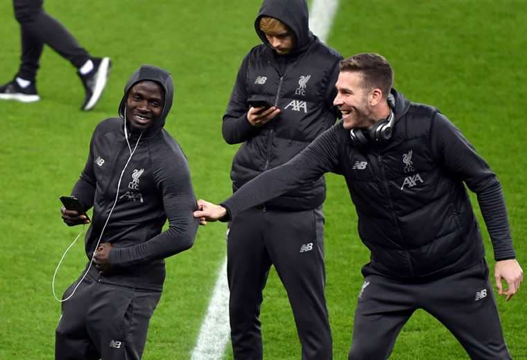 Los jugadores del Liverpool se alistan para su duelo por la Champions. Foto: AFP