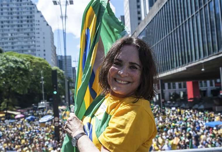 Duarte ha sido critica de los gobiernos del PT y se ha mostrado a favor de las políticas de Bolsonaro