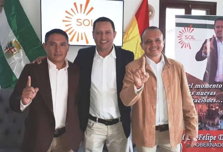 Dorado (centro) fue diputado por Unidad Demócrata en el anterior Gobierno central