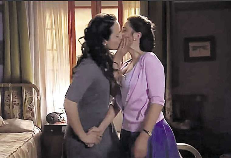TV chilena. Soledad Cruz (María Mercedes) y María José Bello (Bárbara) muestran el lado más natural y menos ‘showsero’ de una relación lésbica