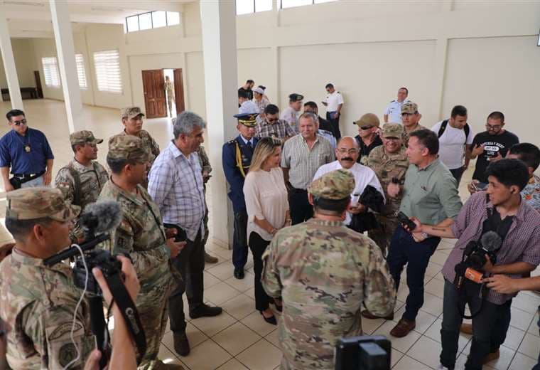 La presidenta Áñez inspeccionó este jueves uno el lugar de aislamiento en Warnes