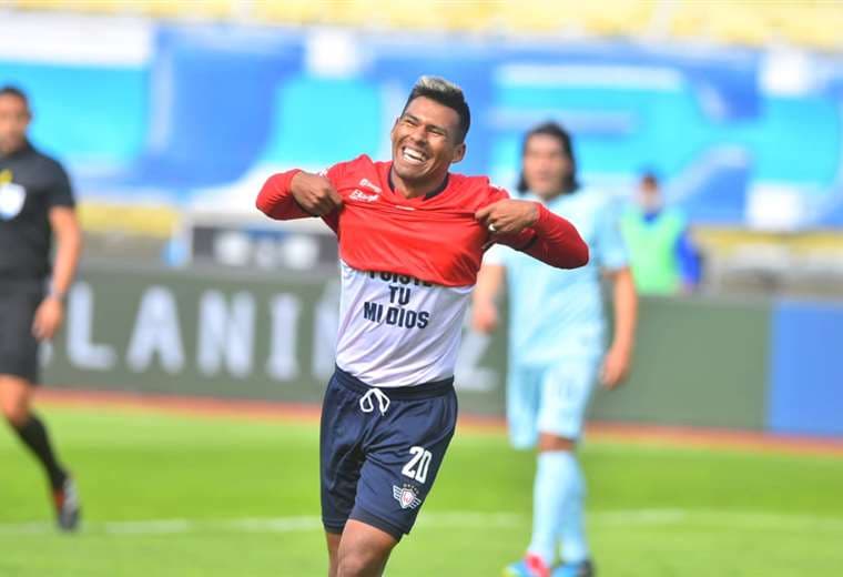 Willan Álvarez celebra su gol anotado a Bolívar. Foto. APG Noticias 