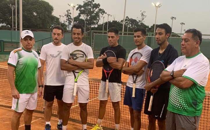 Miembros del equipo boliviano que disputará la Copa Davis los días 6 y 7 de marzo próximo en el Club de Tenis Santa Cruz. Foto: Federación Boliviana de Tenis