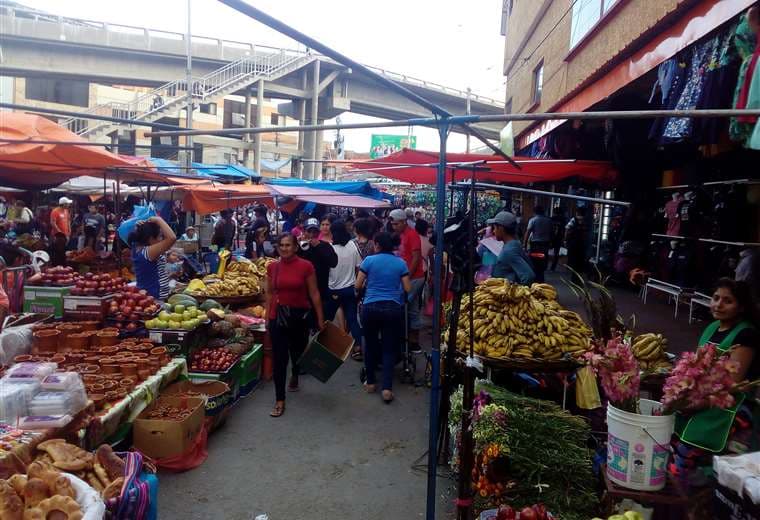  Imagenes de actividades económicas en mercados de Tarija/Foto: David Maygua 