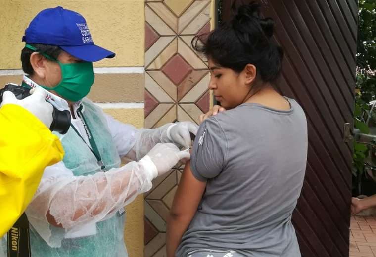 Este sábado, vecinos del barrio Hamacas recibieron vacunas contra el sarampión