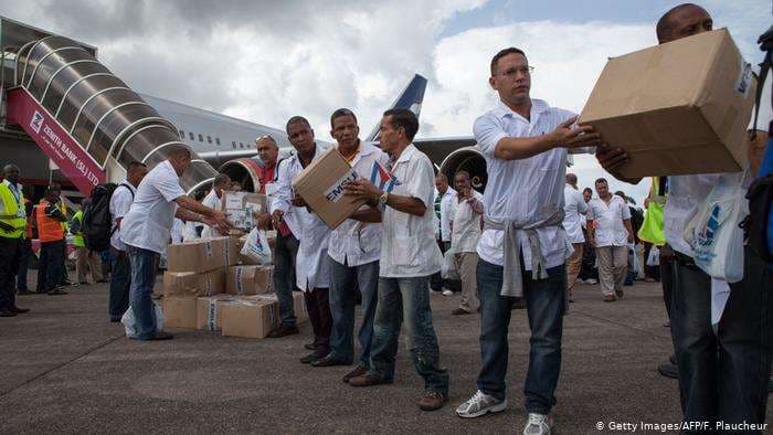 Brasil vuelve a contratar a médicos cubanos 
