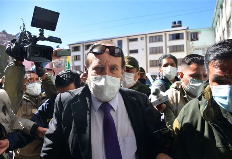 El exministro Marcelo Navajas cuando era conducido a declarar por el caso (Foto: APG)