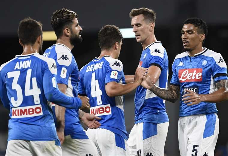 Nápoli ganó el miércoles la Copa Italia. El torneo se reanudó este sábado. Foto: AFP