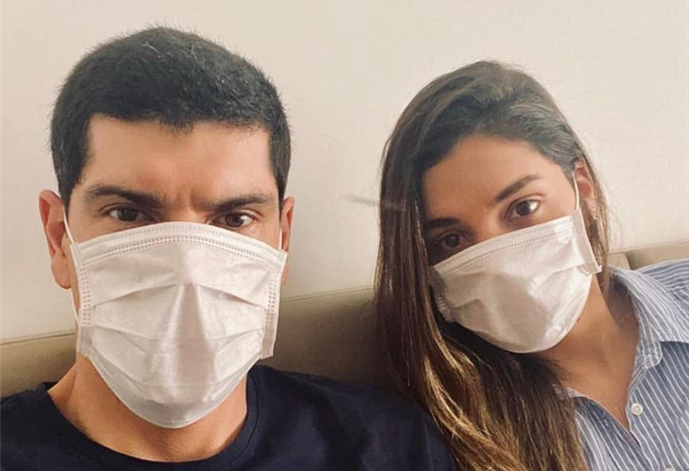 Carlos Lampe junto a su esposa se recuperan de coronavirus