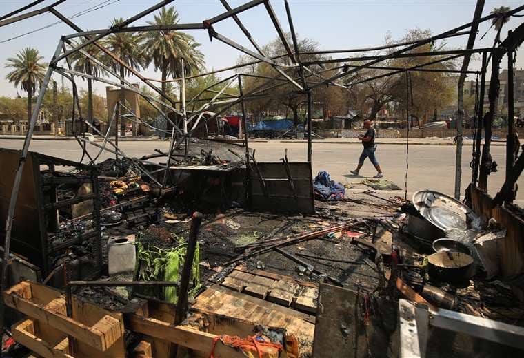 Destrozos causados por los manifestantes en Bagdad. Foto AFP