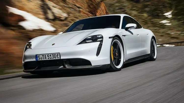 Las innovaciones del Porsche eléctrico reconocidas por los científicos del CAM incluyen su arquitectura de 800 voltios