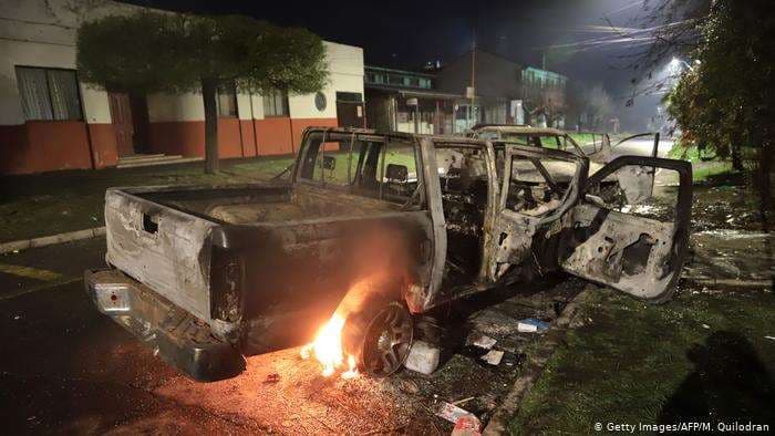 Noche de violencia e incendios en Chile