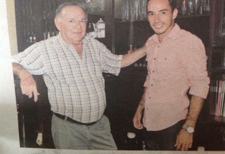 Germán Parada con su hijo, Gil, que jugó el año pasado en Guabirá. Foto: internet
