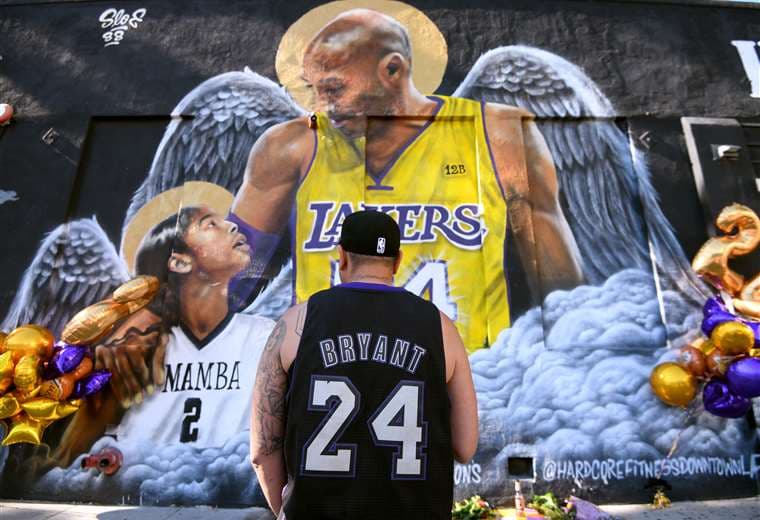 Grandes murales con la figura de Kobe Bryant y su hija pintaron en EEUU. Foto: AFP