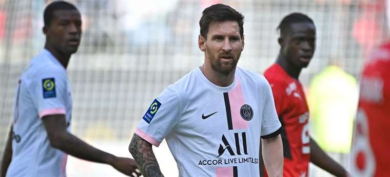 Messi no lo podía creer y su rostro demostraba desconcierto. Foto: AFP