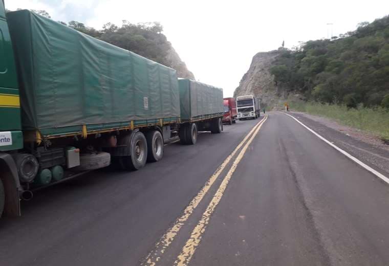 Transporte pide diálogo para superar el bloqueo en Gran Chaco