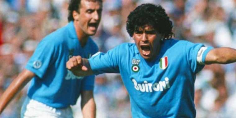 El festejo de Maradona cuando jugó en el Nápoles. Foto: Internet