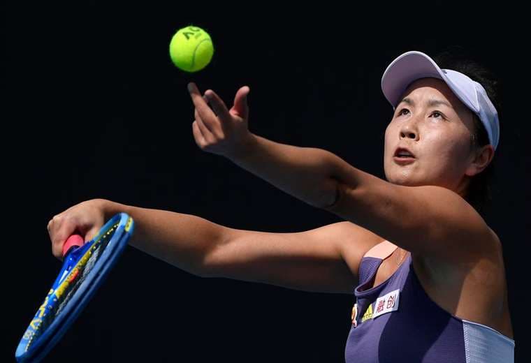 Peng Shuai durante un partido de tenis. Foto: Internet