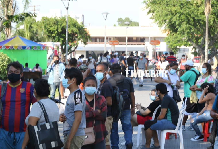 Muchas personas llegan a los centros en busca de las pruebas. Foto. Ricardo Montero