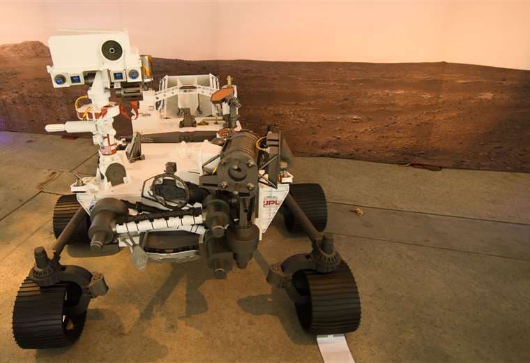 Modelo a escala del rover Perseverance. Foto AFP 