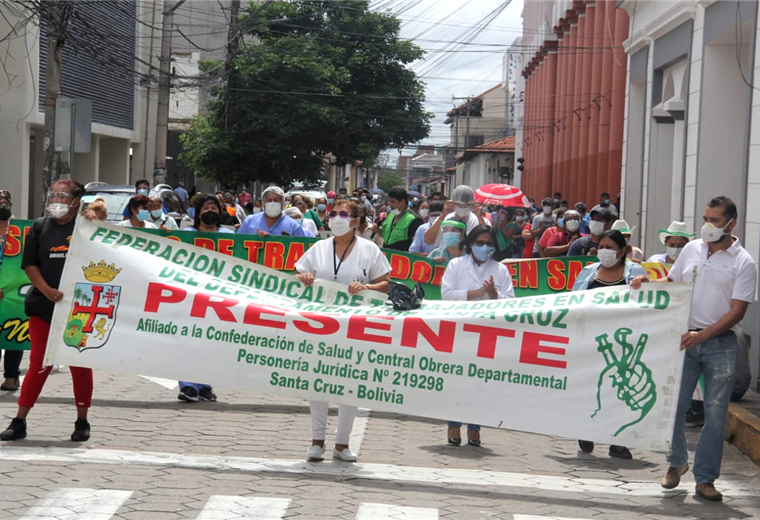 Los trabajadores marcharon en Santa Cruz este martes. Foto. Juan Carlos Torrejón 