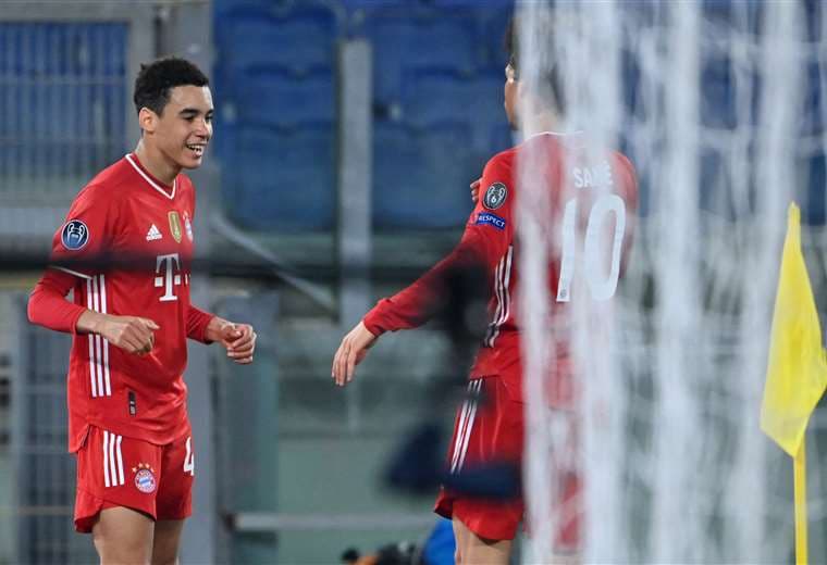 El festejo de Jamal Musiala, jugador de 17 años del Bayern. Foto: AFP