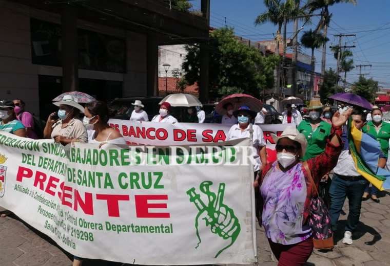 Personal de salud marcha contra la Ley de Emergencia Sanitaria/foto: Juan Carlos Torrejón