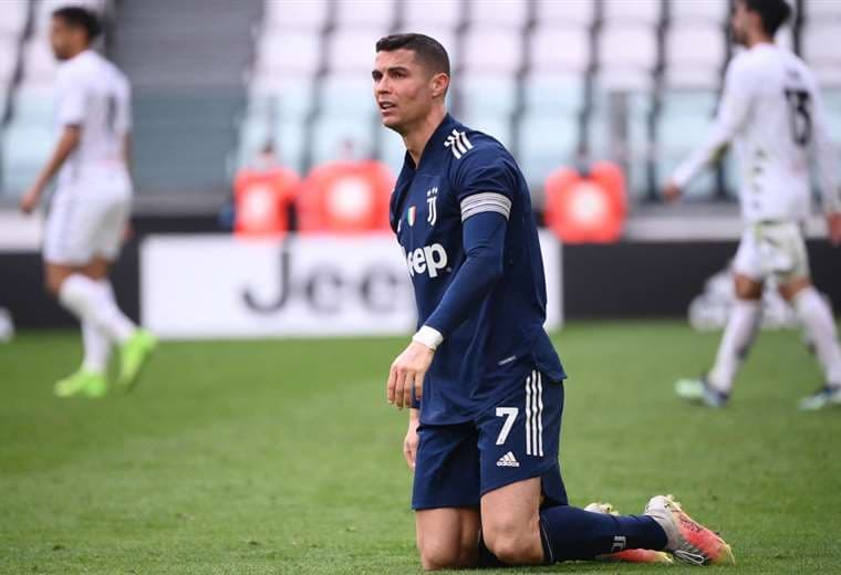 Cristiano Ronaldo lamentó la derrota de su equipo, la ‘Juve’. Foto: AFP
