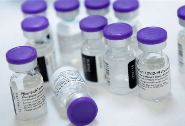 Millones de adultos ya fueron vacunados en el mundo. Foto AFP 