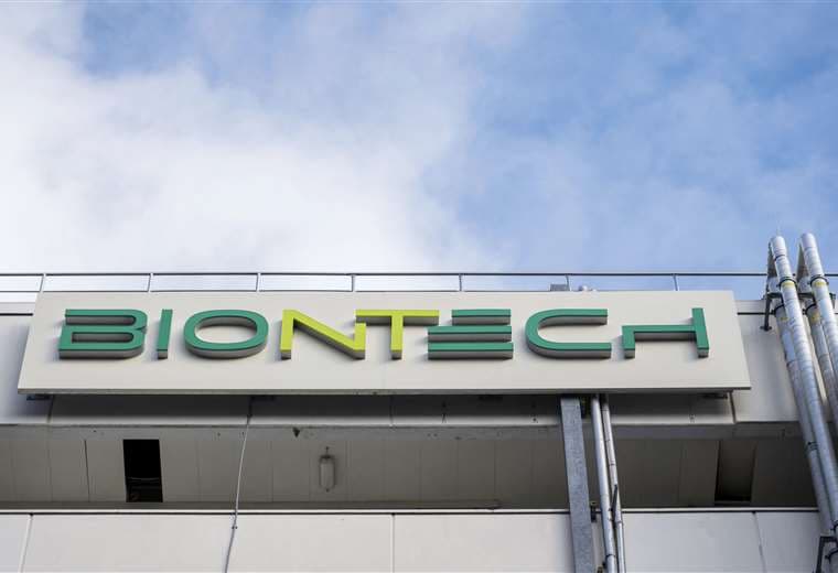 BioNTech quiere instalar una planta de producción de vacunas en Singapur. Foto AFP 