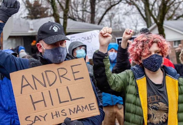 Muchos estadounidenses protestaron por la muerte de Andre Hill. Foto. Internet 
