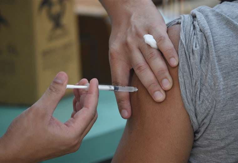 Laboratorios ofrecen vacunas a países pobres. Foto AFP 