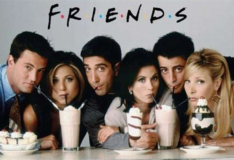 Lisa Kudrow revive 'Friends' en memoria de Matthew Perry