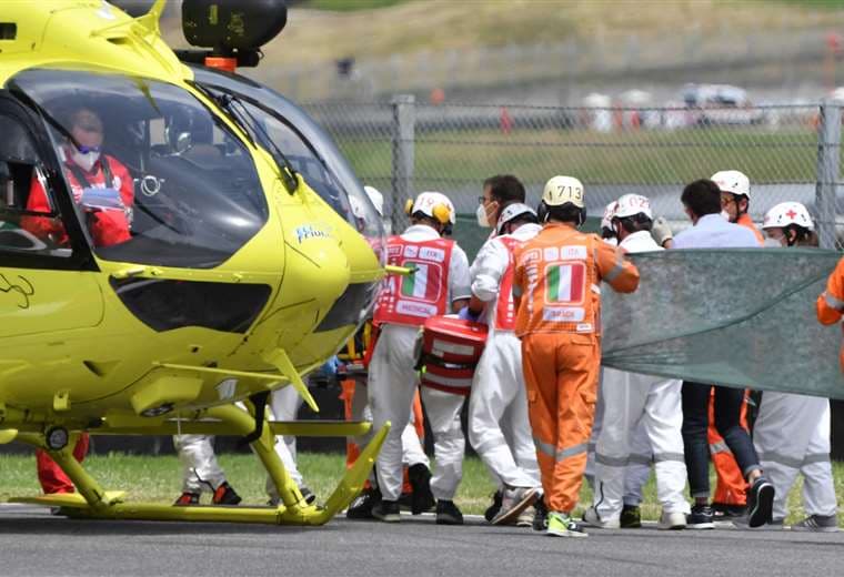 Tras el accidente, el sábado, el piloto fue trasladado en helicóptero. Foto: AFP