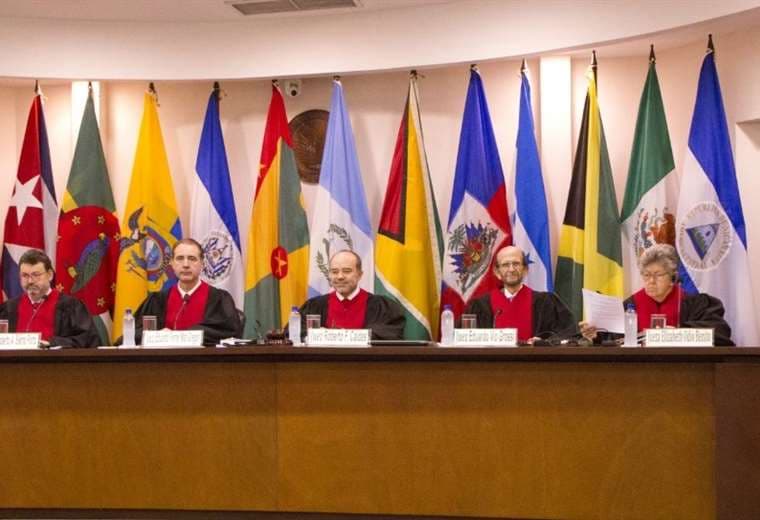 Los seis magistrados de la Corte IDH deliberaron sobre el pedido de Colombia 