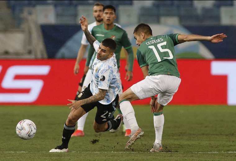 Bolivia y Argentina se enfrentan en Cuiabá. Foto: AFP