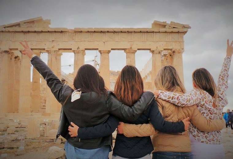 Ana Paola Bruun, Victoria Atalá, Johany y Bárbara Cronembold en un viaje a Grecia