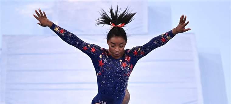 Biles debutó en los Juegos Olímpicos de Tokio, el domingo. Foto: AFP