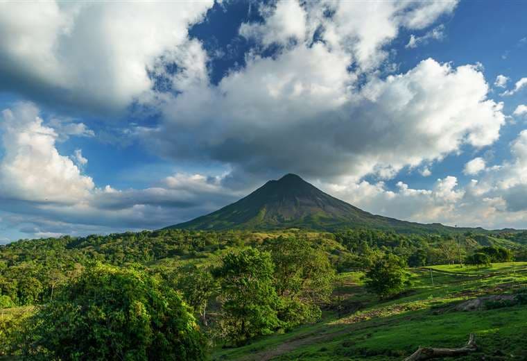 Volcán Arenal, en Costa Rica. El país centroamericano es líder en energías limpias