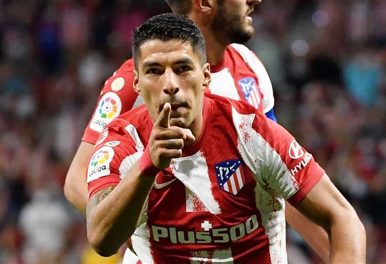 Luis Suárez aportó con un gol para Atlético Madrid este domingo. Foto: AFP