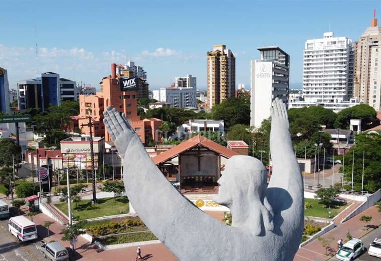 Monumento al Cristo Redentor en el segundo anillo de la ciudad de SantaCruz. Foto: EL DEBE