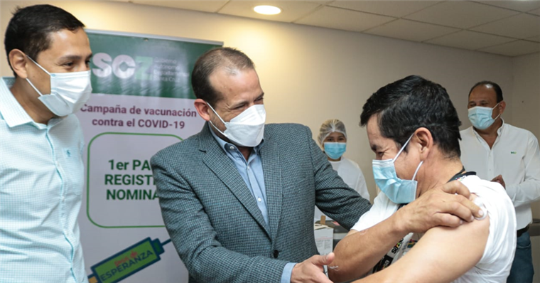 Gobernación establece un punto de vacunación en Viru Viru