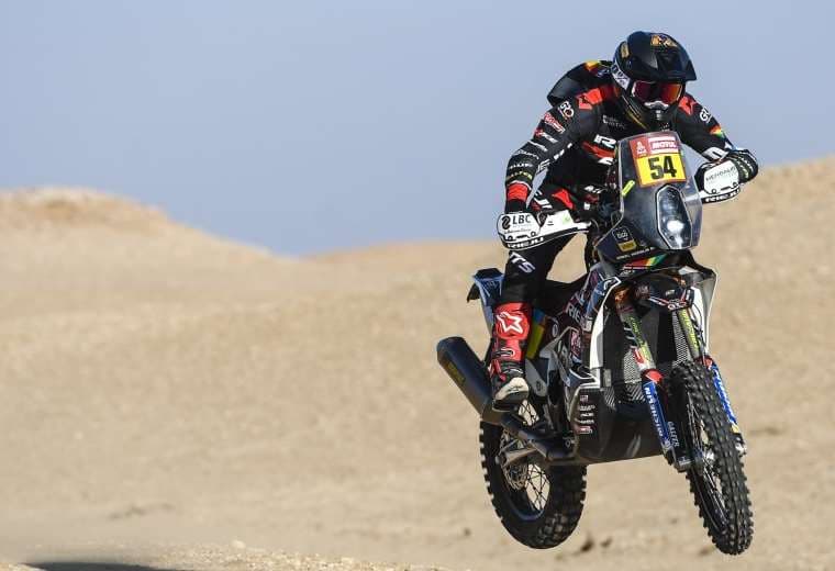 Salto espectacular de Daniel Nosiglia con la moto KTM. Foto: Team Nosiglia